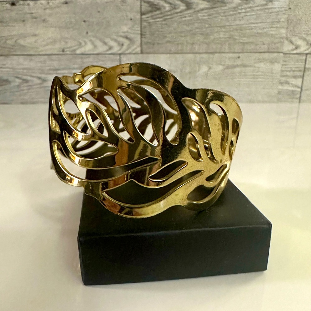 Gold leaf bracelet